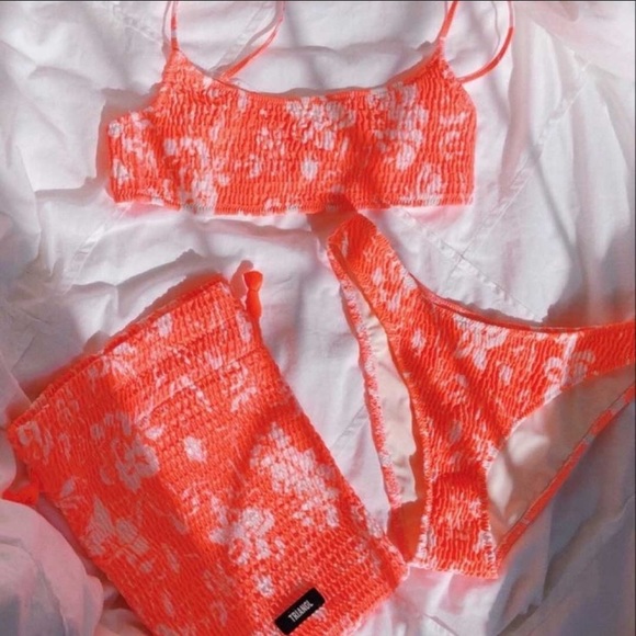 triangl swimwear Other - Iso inesa soda pop triangl bikini size can or xxs